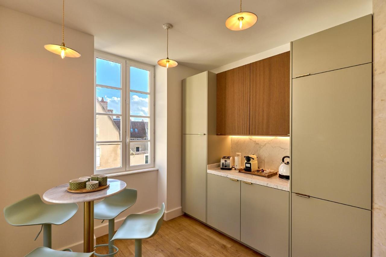Appartement Montagnon - Les Suites Du Palais - Classe 4 Etoiles, Parking Prive, Vue Cathedrale, 3 Chambres, Primo C0Nciergerie Nevers Exterior foto