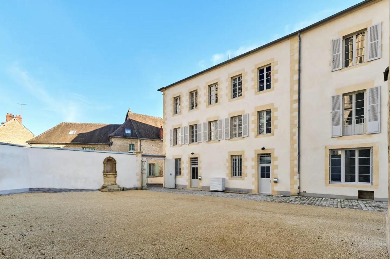 Appartement Montagnon - Les Suites Du Palais - Classe 4 Etoiles, Parking Prive, Vue Cathedrale, 3 Chambres, Primo C0Nciergerie Nevers Exterior foto