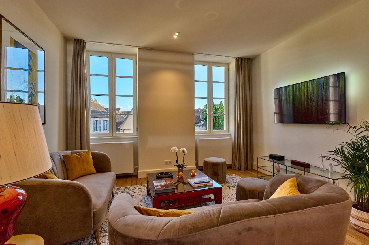 Appartement Montagnon - Les Suites Du Palais - Classe 4 Etoiles, Parking Prive, Vue Cathedrale, 3 Chambres, Primo C0Nciergerie Nevers Exterior foto